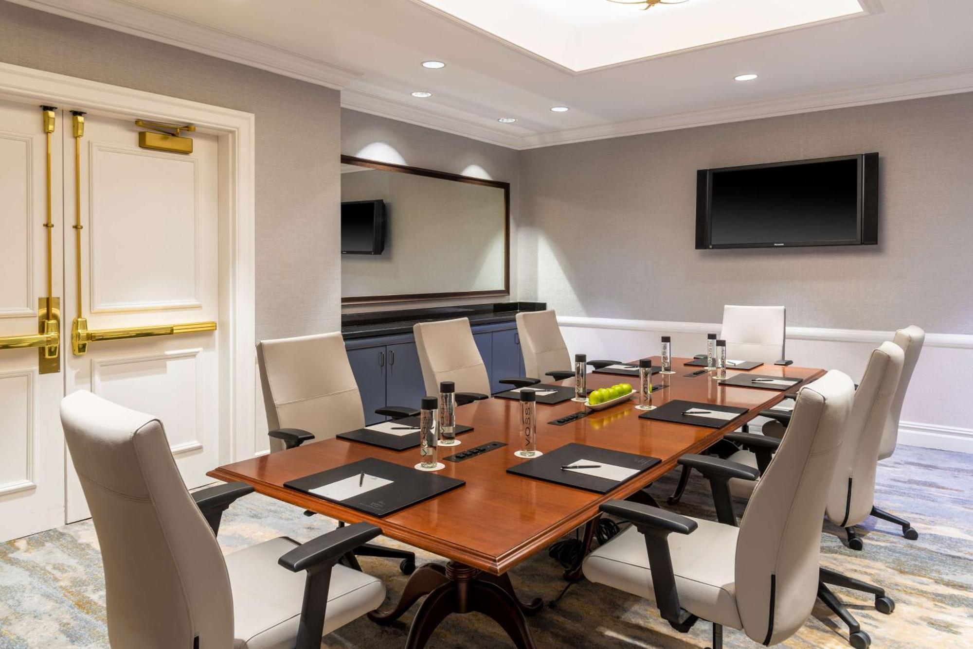 Hilton Alexandria Mark Center Extérieur photo