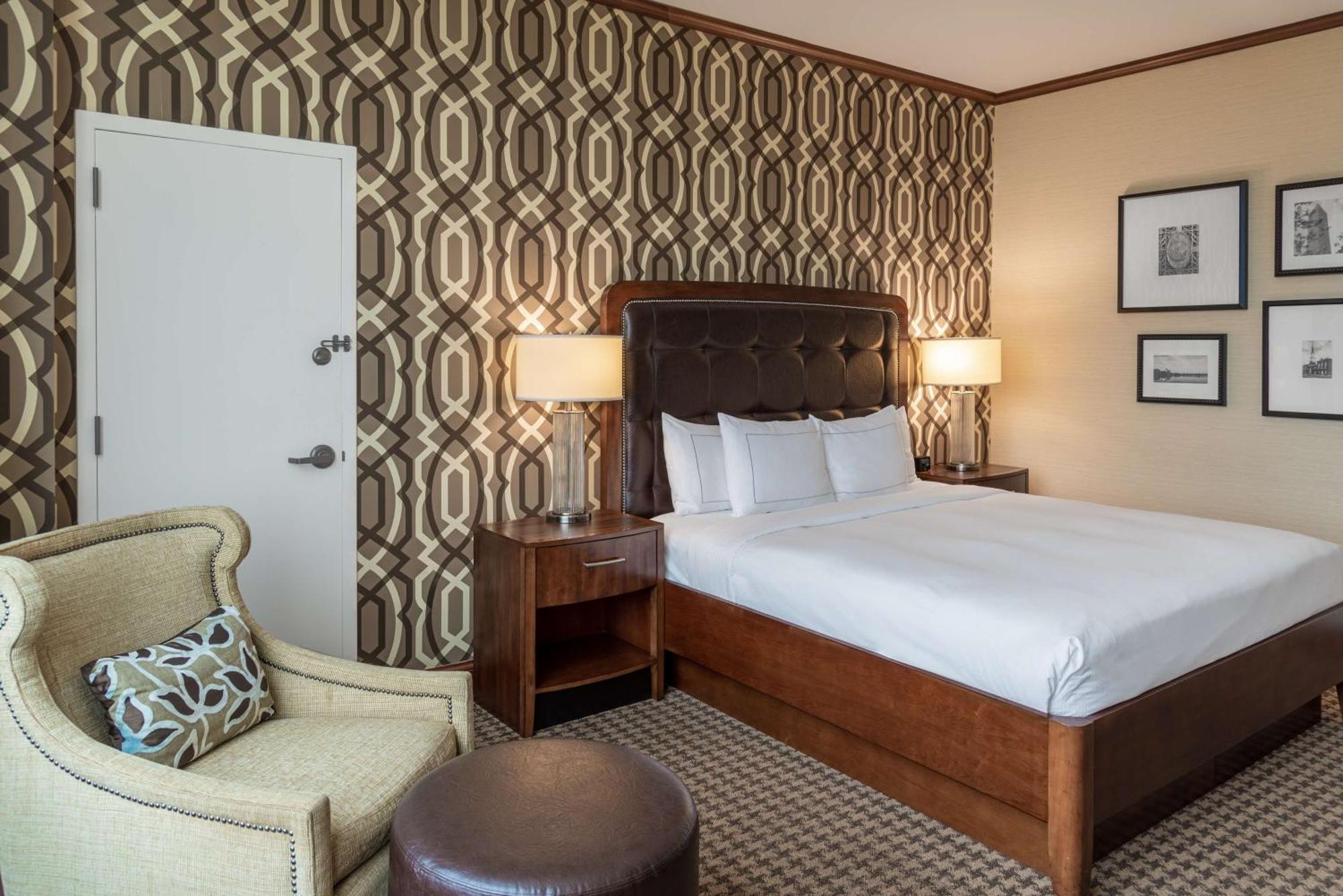 Hilton Alexandria Mark Center Extérieur photo